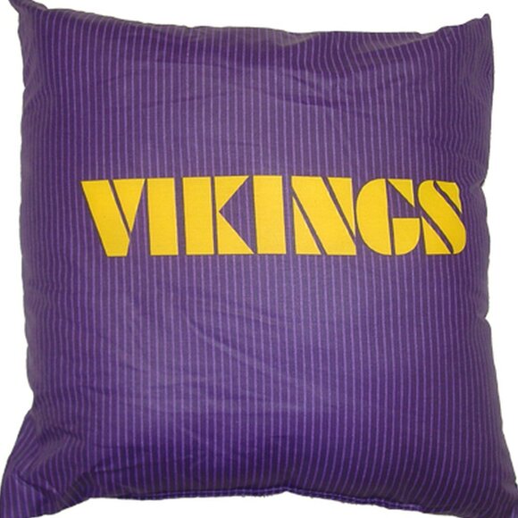 Minnesota Vikings Throw Pillow measures 18 x 18 inches - Picture 1 of 1
